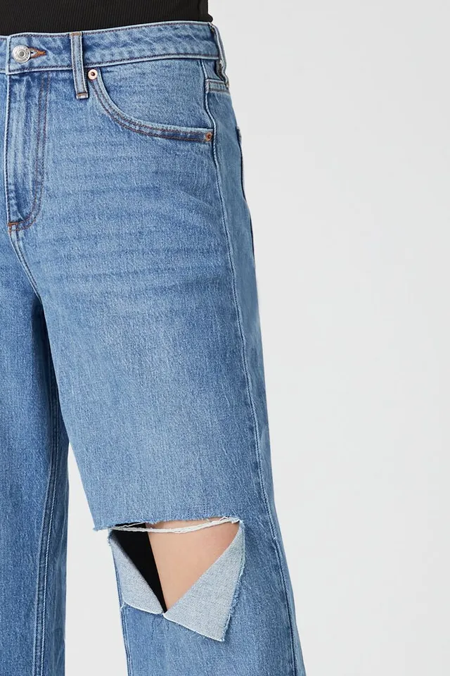 Forever 21 Women's Stretch-Denim 90s-Fit Jeans in Medium Denim, 28