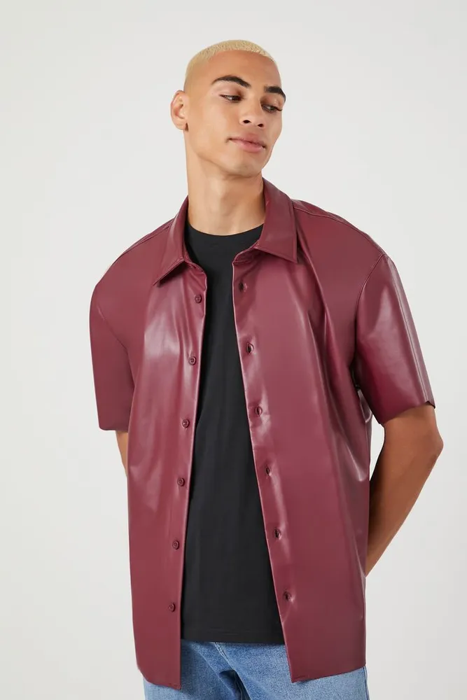 Men Faux Leather Short-Sleeve Shirt in Burgundy Medium