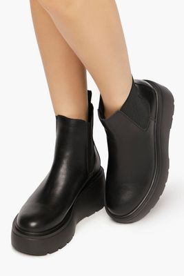 Women's Lug-Sole Platform Chelsea Boots in Black, 10