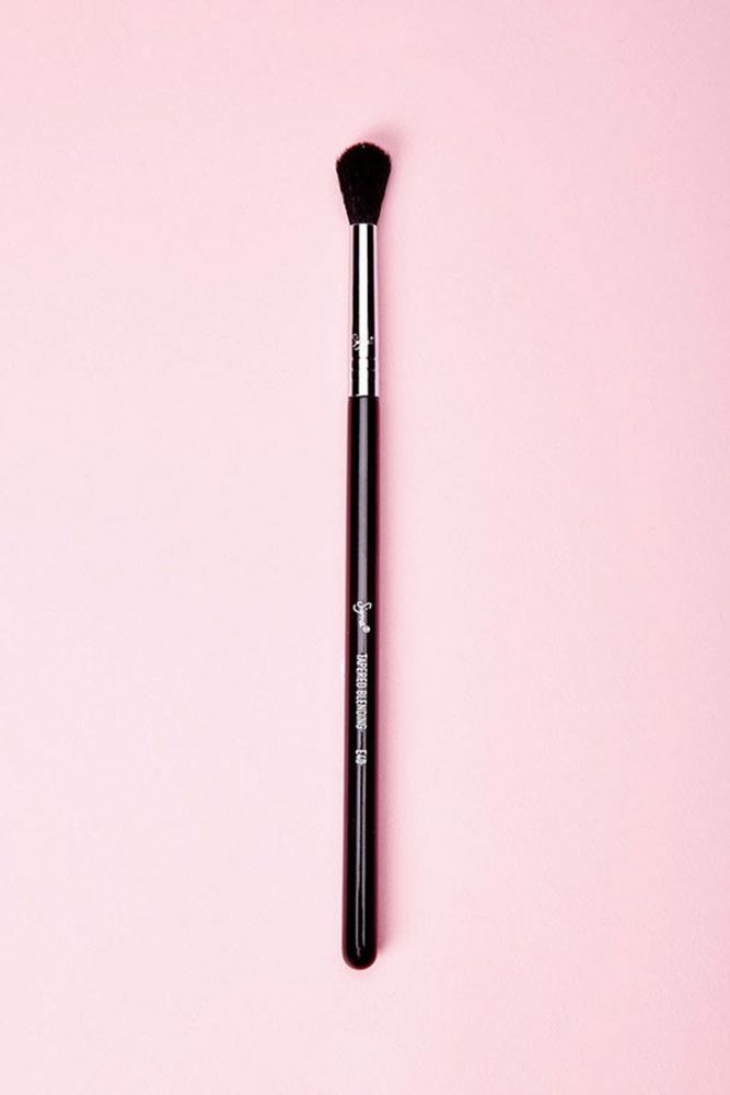 Sigma Beauty E40 – Tapered Blending Brush in Black