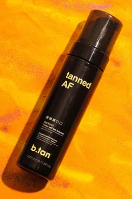 b.tan Tanned AF - Self-Tan Mousse in Darkest