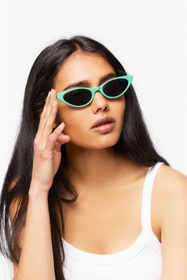 Cat-Eye Frame Sunglasses in /Black