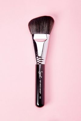 Sigma Beauty F23 Soft Angled Contour Brush in Black