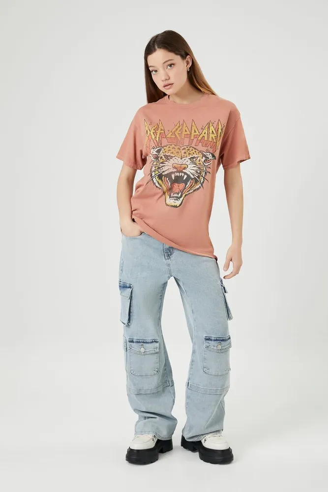 Women's Oversized Def Leppard Graphic T-Shirt in Brown, Size L/XL