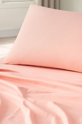 Benzoyl Peroxide Resistant Queen-Sized Sheet Set in Peach