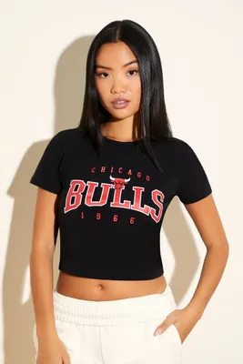 Women's Chicago Bulls Graphic Cropped T-Shirt in Black Large