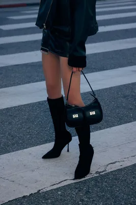Women's Faux Leather Twist-Lock Handbag in Black