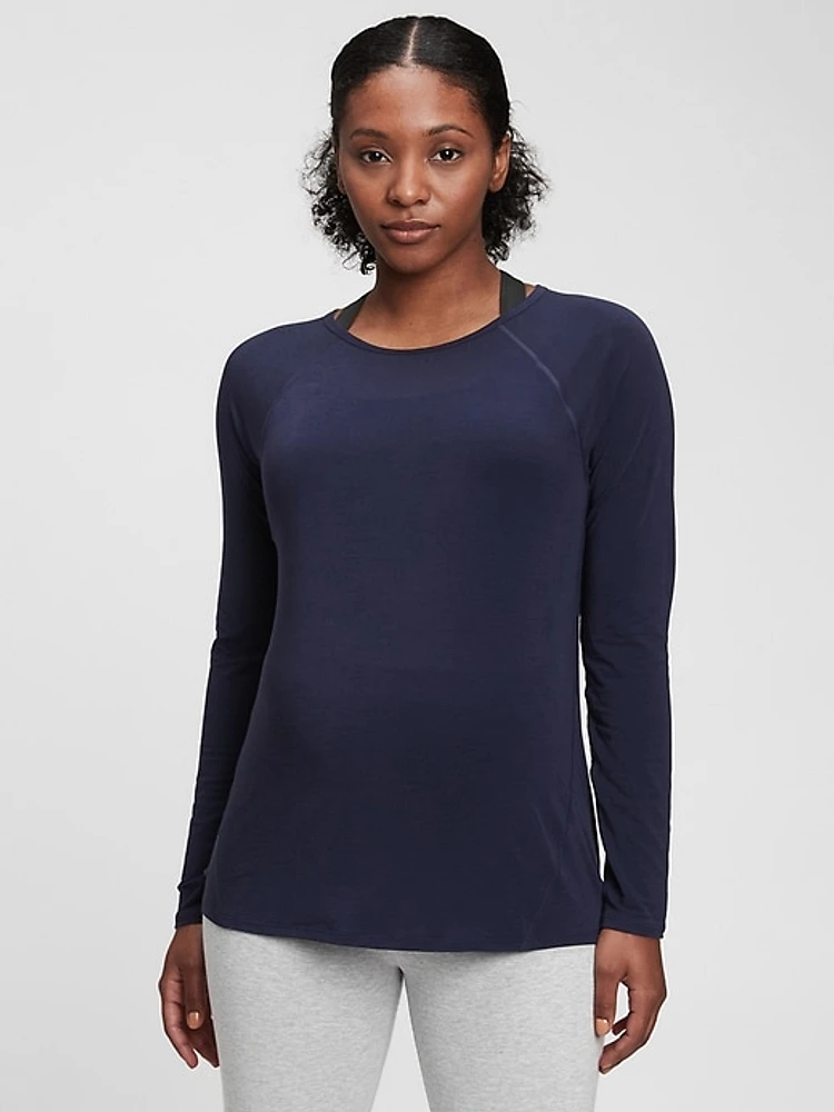 Maternity GapFit Breathe T-Shirt