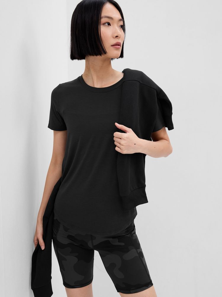 GapFit Breathe Oversized V-Neck T-Shirt