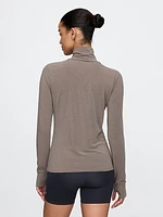 GapFit Breathe Turtleneck