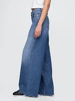 Mid Rise Cargo Baggy Jeans