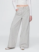 Mid Rise Cargo Baggy Jeans