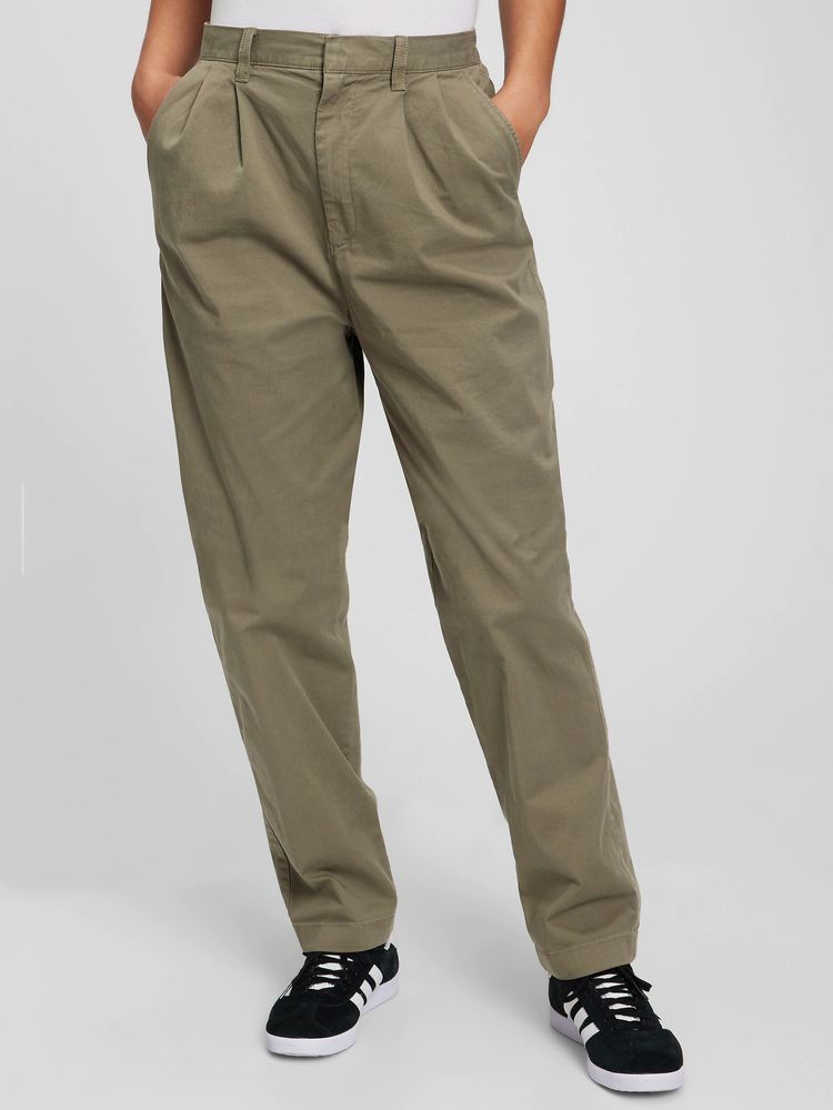 Gap + High Rise Pleated Khakis with Washwell | Upper Canada Mall