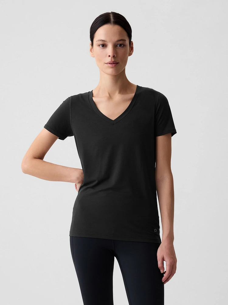 GapFit Breathe V-Neck T-Shirt