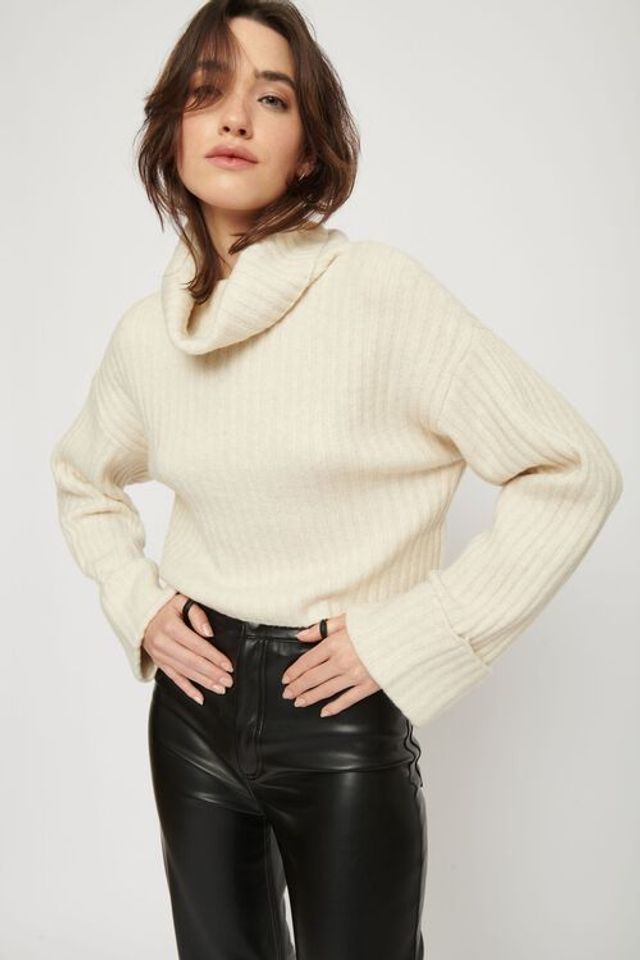 Chunky Cropped Turtleneck Sweater