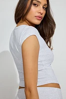 T-shirt à col échancré et manches cap