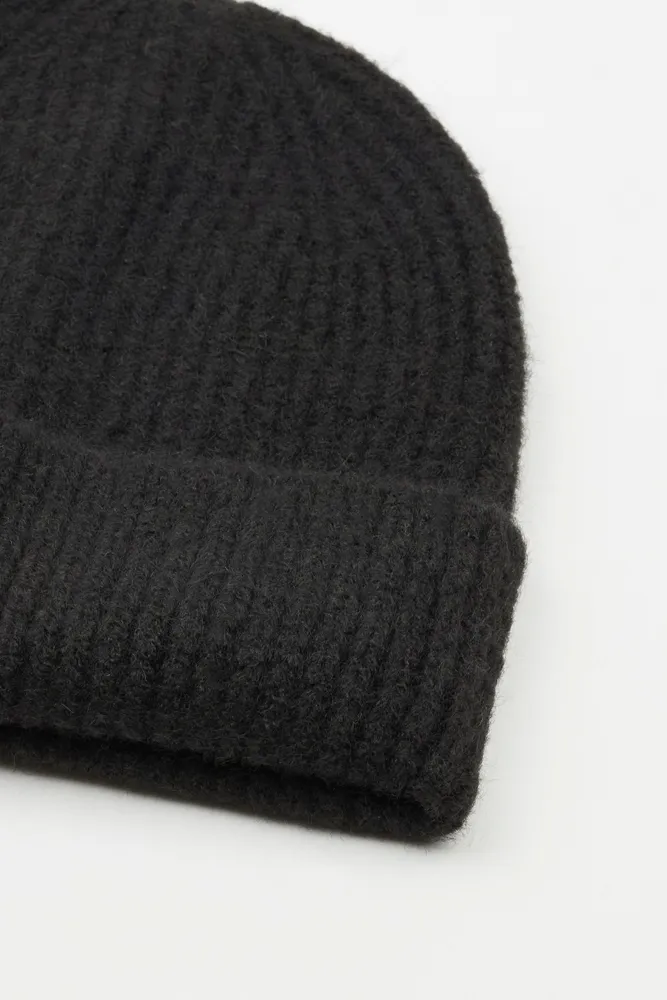 Ribbed Knit Basic Tuque