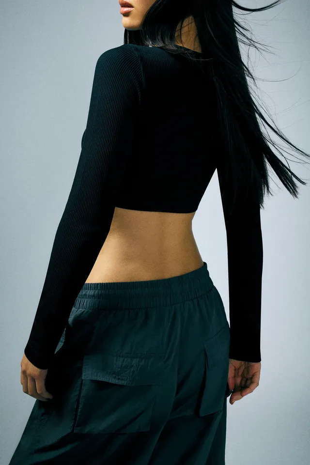 Woven Ribbed Asymmetric Hem Long Sleeves Crop Top - Black – boutique32ltd