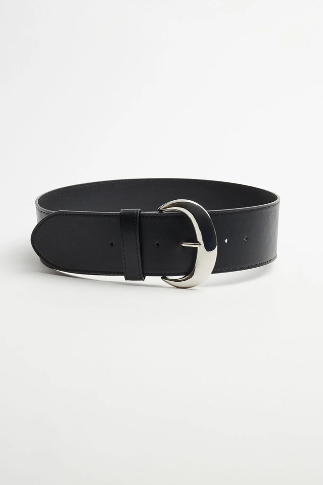 Oversized Crescent Waist Belt