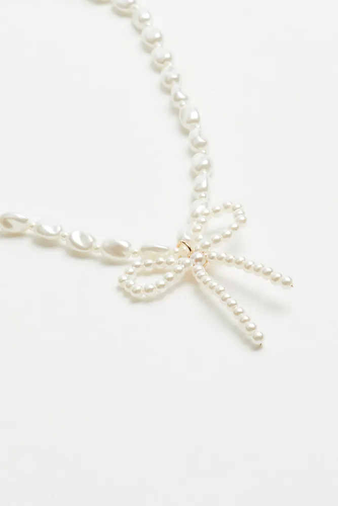 Bow Pearl Necklace