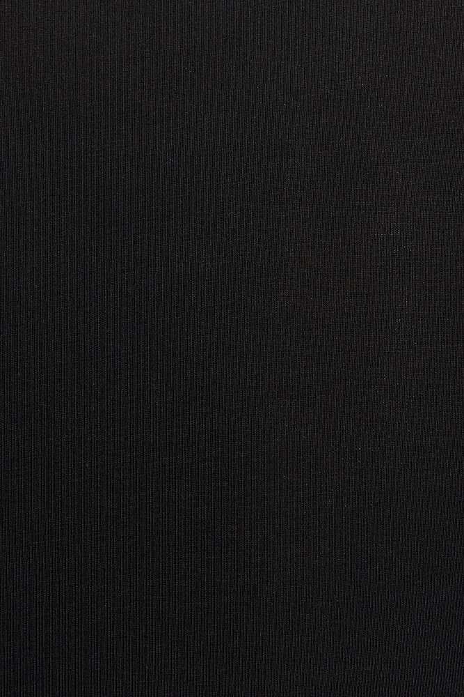Clean V-Neck Long Sleeve Top