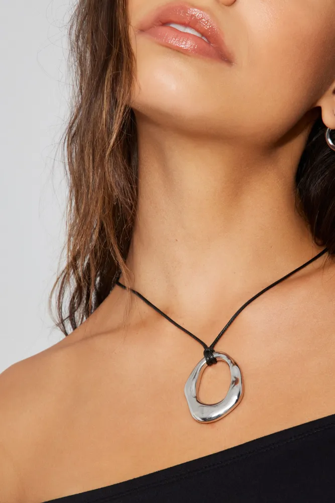 Oval Pendant Necklace