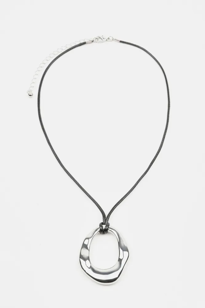 Oval Pendant Necklace