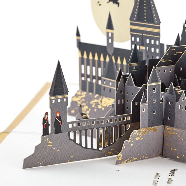 2013 Hogwarts Castle Harry Potter Hallmark Christmas Ornament