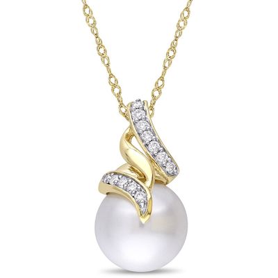 South Sea Pearl & 1/10 ct. tw. Diamond Necklace in 14K Yellow Gold