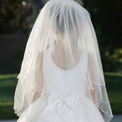 Plain Veil with Scalloped Cord Edging and Pearl Beads