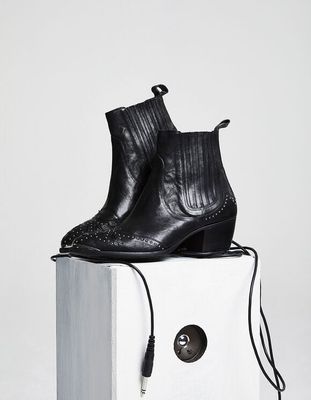 Boots en cuir noir studs esprit santiag Femme IKKS | Mode Automne Hiver Chaussures