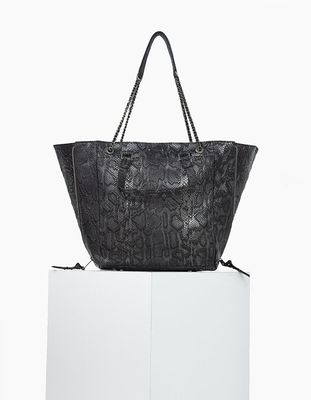 Sac cabas noir LE 1440 SNAKE en cuir effet reptile femme IKKS | Mode Automne Hiver Tous les sacs