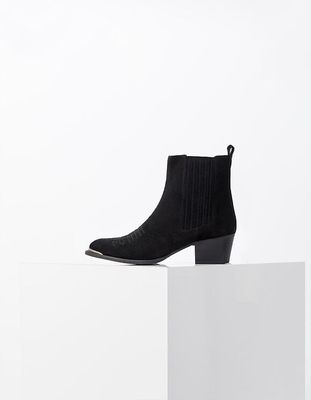 Boots en cuir noir broderies folk femme IKKS | Mode Automne Hiver Chaussures