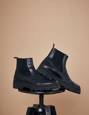 Chelsea boots noirs en cuir à semelle crantée Homme IKKS | Mode Automne Hiver Chaussures