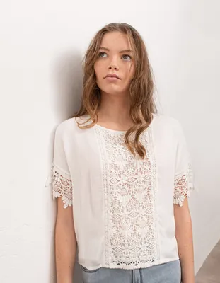 Blouse blanc cassé avec dentelle fille