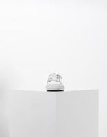 Baskets blanches en cuir visuel rock détails clous femme IKKS | Mode Printemps Eté Chaussures