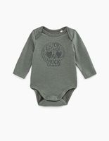 Body kaki clair visuel skull en coton bio bébé IKKS | Mode Printemps Eté Bodies & Pyjama