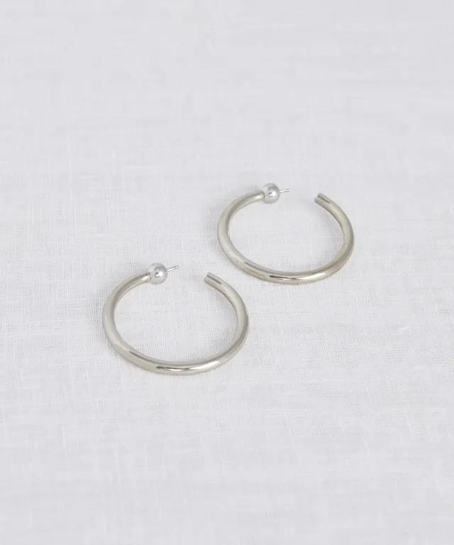 https://cdn.mall.adeptmind.ai/https%3A%2F%2Fwww.jennikayne.com%2Fcdn%2Fshop%2Fproducts%2Fsophie-buhai-medium-clara-hoops-silver-1.jpg_640x.webp