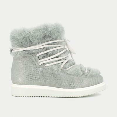 Boots in metallic-effect grey leather