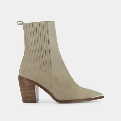 Heeled boots with gathers