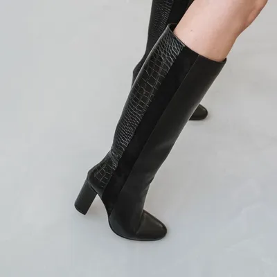 Heeled boots