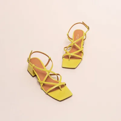 Sandals with thin crossed straps
