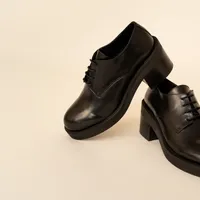Derbies with heel and laces