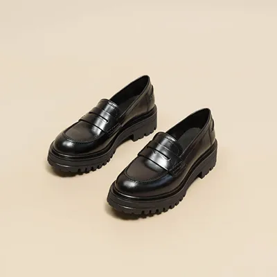 Moccasins with notched soles