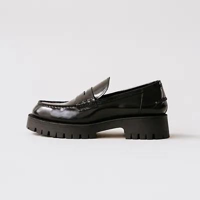 Moccasins with notched soles