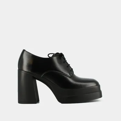 Derbies with laces and platforms