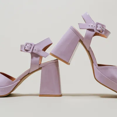 Sandals with straps and platforms