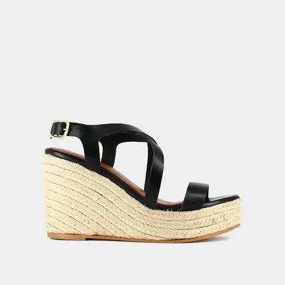 Espadrilles with cross-over straps