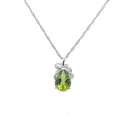 14 Karat White Gold Peridot and Diamond Necklace