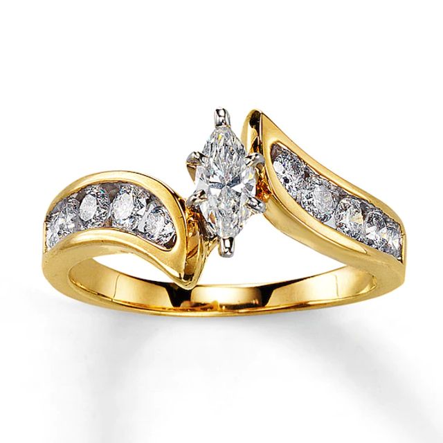 Previously Owned Engagement Ring 3/4 ct tw Marquise & Round-cut Diamonds 14K Yellow Gold